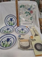 4 Curzon decorative plates, tablecloth 52"sq.