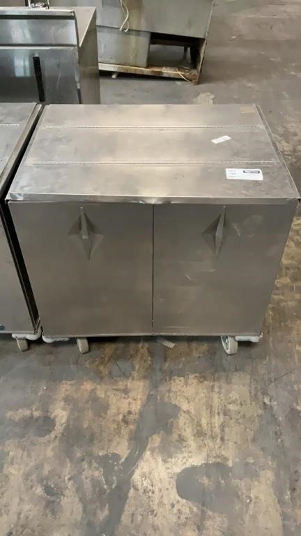 1 Stainless Steel 4 Door (2 On Each Side) Trolley