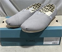 Ladies Toms Shoes Size 6