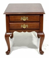 Henkel-Harris end table, Cherry, Queen Anne