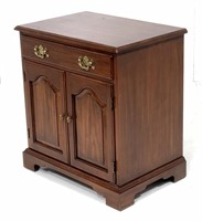 Henkel-Harris wash stand, Cherry, drawer over 2