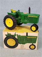 1/16 John Deere 3020 Tractor