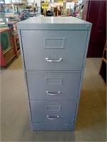 Gray Metal 3 Drawer Filing Cabinet Measures 18" x