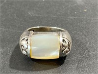 STERLING SILVER RING WITH MOTHER OF PEARL