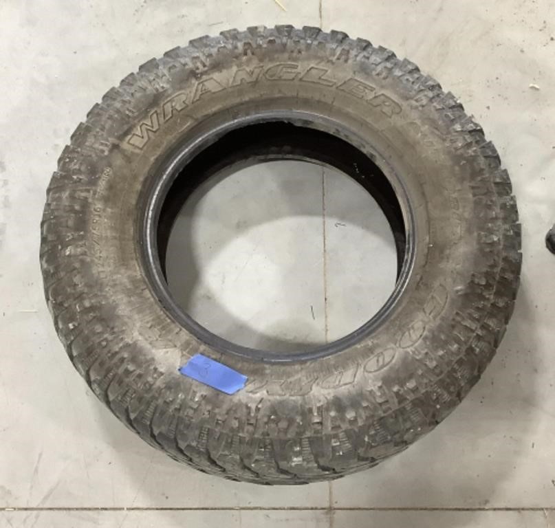 Wrangler tire-P245/75R16