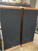 Fisher stereo speakers