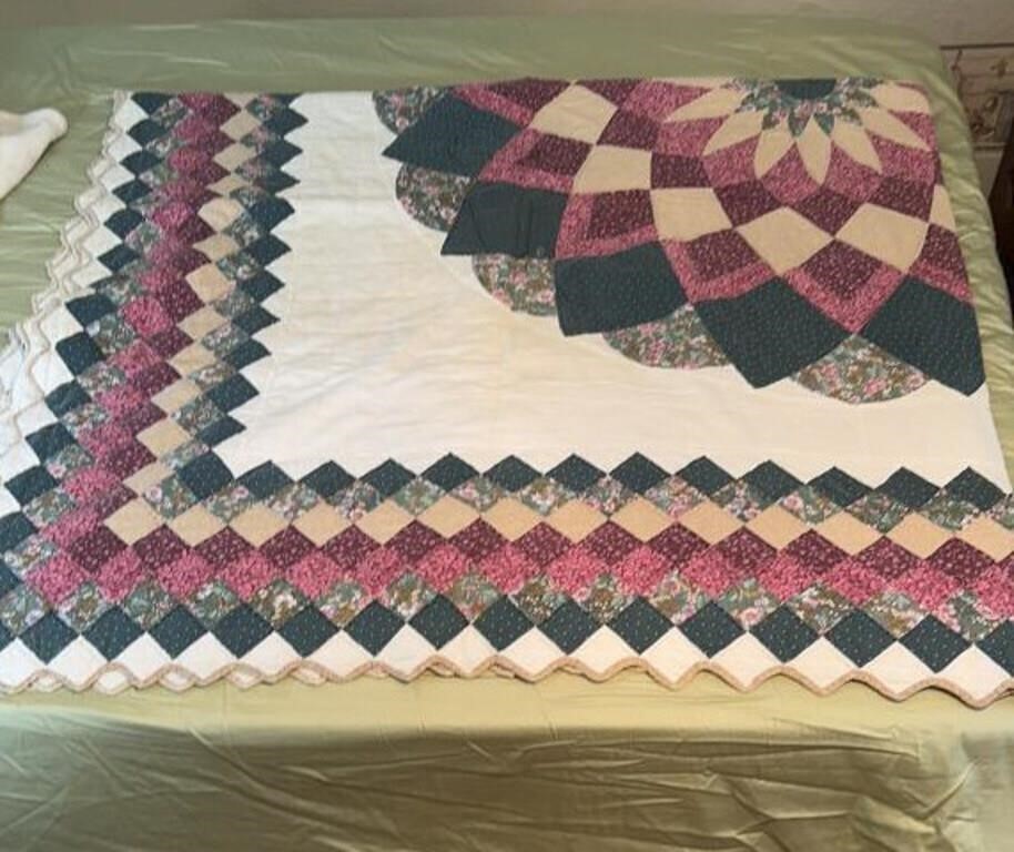 Hand stitched Quilt 96”x108”