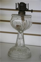 QUEEN MARY OIL LAMP 11"