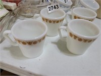 4 PYREX COFFEE CUPS