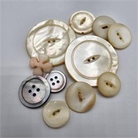 Mother of Pearl Buttons of Loose Fronting