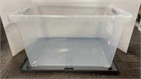 Latched storage bin with lid