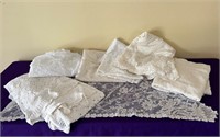 White / Cream Lace Tablecloths