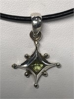 S/Silver Peridot Pendant Necklace