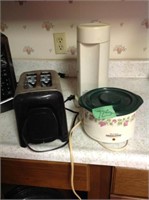 Tea maker, toaster, small crockpot