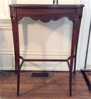 Federal Style Entry Table