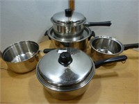 Set of Pots - 5 Pots / 3 Lids