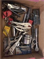 Flat of miscellaneous tools screwdrivers, Allen