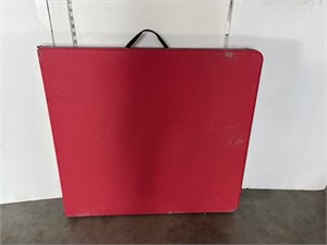 5’ red folding table