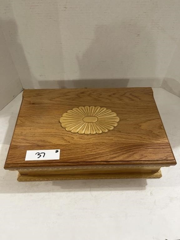 Wooden Press Flower Design Storage Box