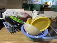 Lot of Assorted Kitchen Items