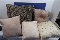 Decorative Pillows-Lot