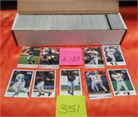351 - BOX OF MIXED BASEBALL TRADING CARDS (A183)