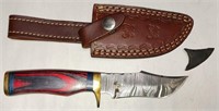 256 - DAMASCUS STEEL KNIFE W/LEATHER SHEATH (C13)