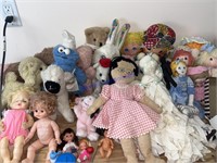 Large Group of Stuffed Animals & Dolls