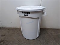 RUBBERMAID VENTED BRUTE WASTE CAN W/ LID