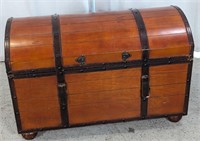 Vintage Laminated Wooden Wine Chest w/Leather Belt