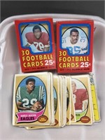 (97) 1970 Football Cards, 50+ High Grade