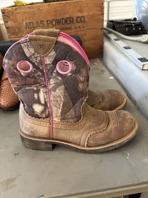 Ariat boot size 10