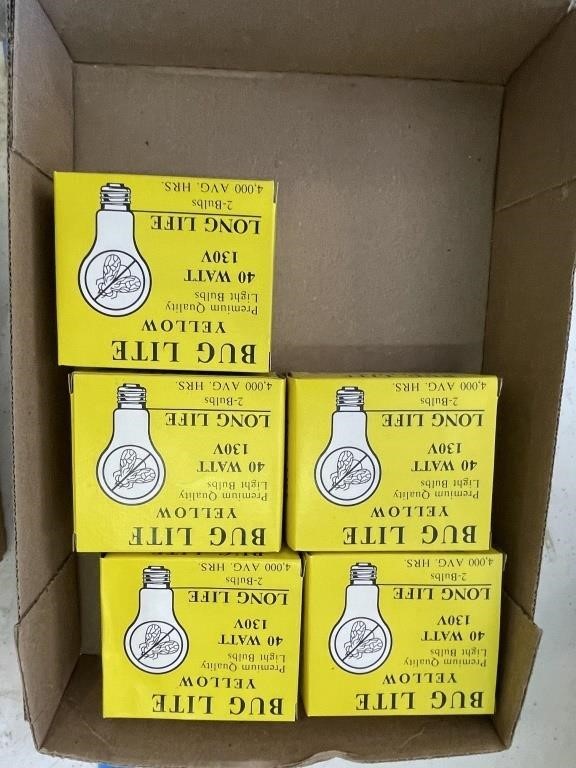 Flat of 40 watt bug lite bulbs