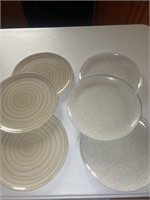 6 - Melamine wares plates
