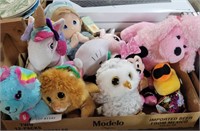 FLAT OF STUFFED ANIMALS & PLUSHIES