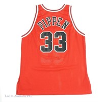 Signed 1992-97 Scottie Pippen Chicago Bulls Jersey