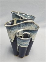 Beautifully handcrafted clay four sectioned bud va