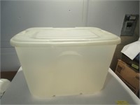 PLASTIC STORAGE BIN