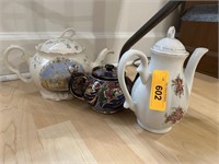 3PC VTG TEAPOTS