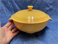 Yellow Fiesta serving bowl w/ lid (lid is chip)