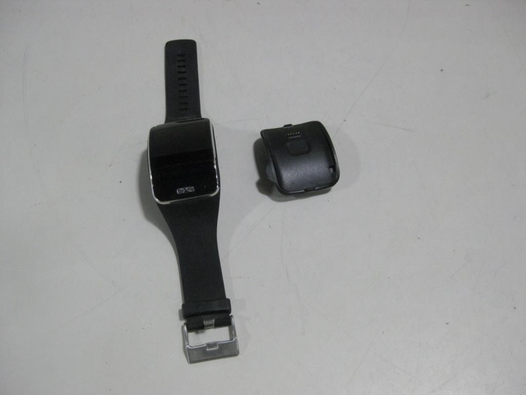 Samsung Smart Watch W/Charger Untested