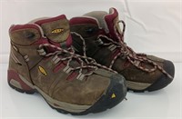 Men's Keen boots size 9.5