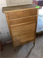 VINTAGE OAK CHEST OF DRAWERS (NO KNOBS- NEEDS >>>