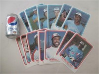 17 cartes géantes Baseball O Pee Chee 1981