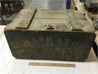 Mankato bottling works wooden crate  20X13X11