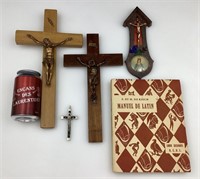 4 crucifix et livre Manuel de latin, vintages