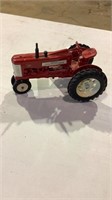 350 Farmall tractor 
1985 special edition 
1/16