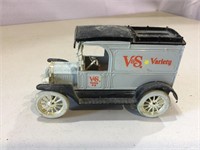 ERTL Y & S Variety 1913 Model T, Damaged