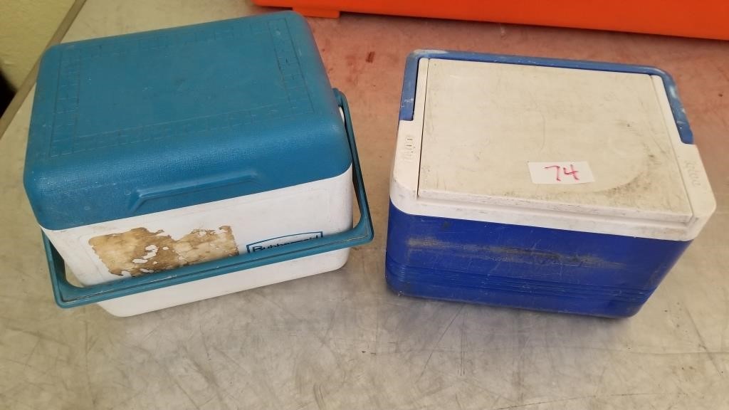 Rubbermaid, Storage & Organization, Vintage Blue Redand Yellow Rubbermaid  Lunch Box Cooler Model 31 Very Good