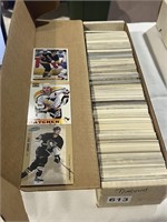 BOX CONTAINING 750+ PENGUINS HOCKEY CARDS VARIOUS